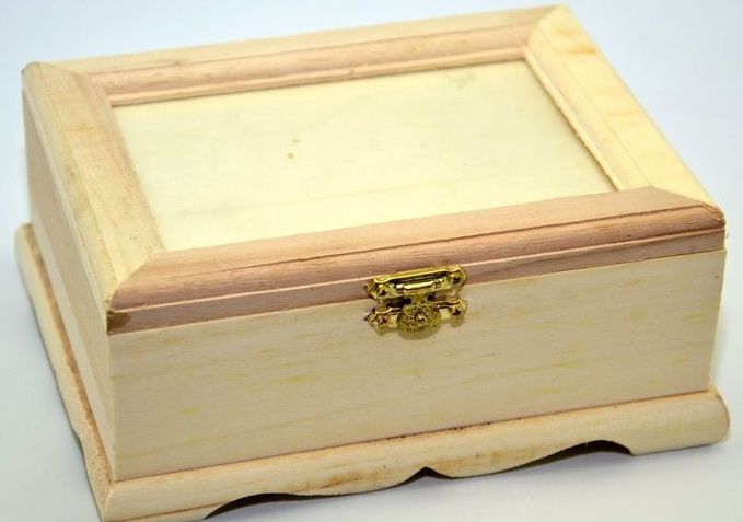 Dřevěná krabička s rámečkem na foto 160x120x65 mm