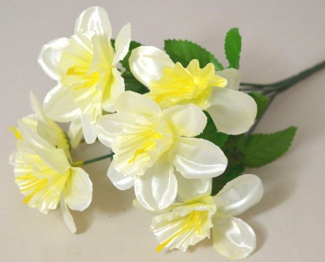 Dekorace umělý Kytice narcisky 29cm - 7 květů