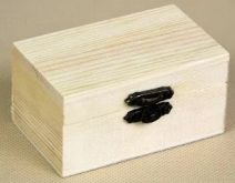 Dřevěná krabička s kováním rovné víko 8x4,5x5,5cm