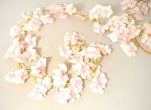 Dekorace umělá girlanda Třešňové květy 180cm - Bílá