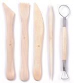 4ks dřevěných špachtlí různých tvarů a velikostí + 1ks nůž na hlínu s dřevěnou rukojetí.