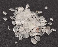 Minerální kamínky přírodní Quartz Crystal cca 3 až 9mm - 25g