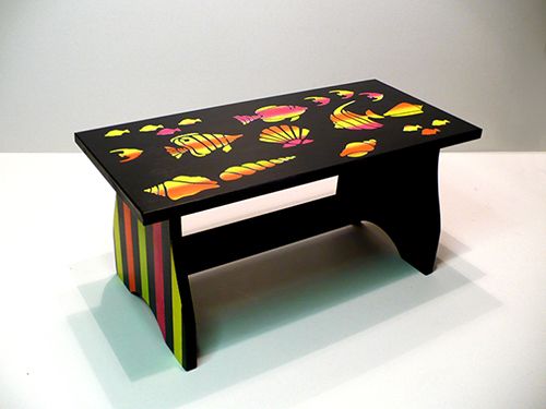 PENTART akrylová barva neonová 30ml, ukázka použití, namalovaná stolička