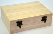 Dřevěná krabička s kováním 22x15,5x7cm
